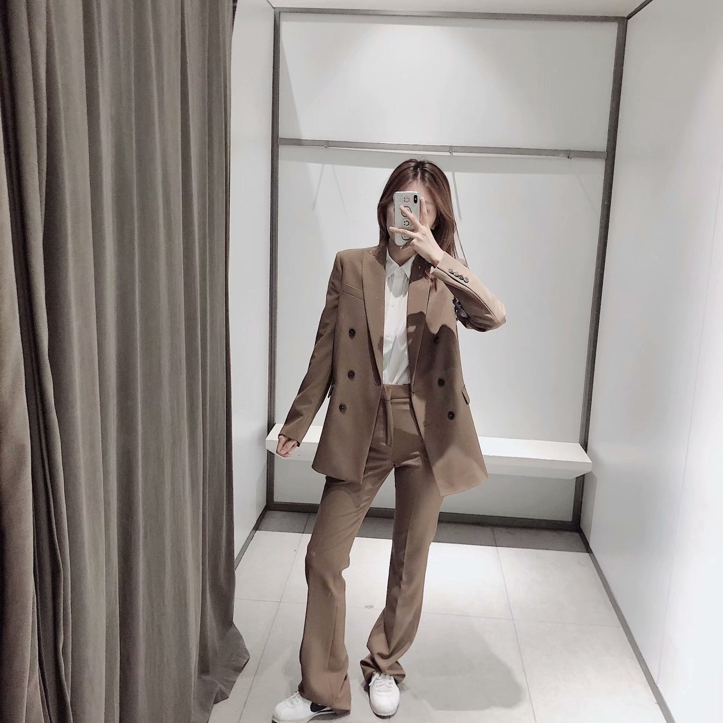 Jessica – Dubbelknoop Blazer in Bruin