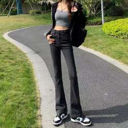 Melanie – Retro Bootcut Jeans met Hoge Taille