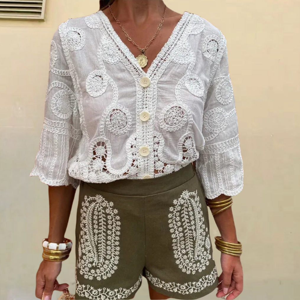 Michelle – Zoet V-hals Losvallende T-shirt met Knopen