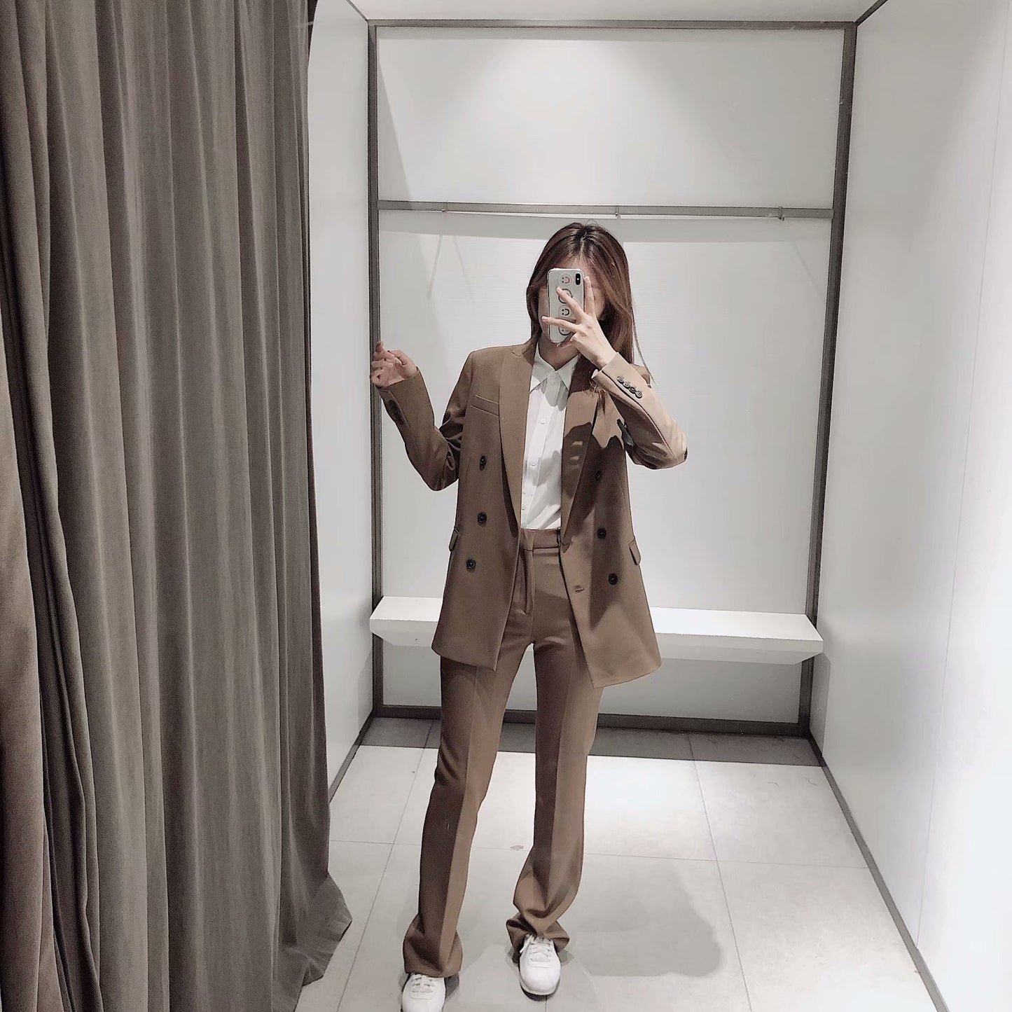 Jessica – Dubbelknoop Blazer in Bruin