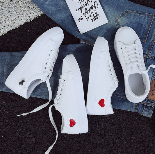 Lucy – Ademend Luchtig Hart Platte Sneakers voor Dames in Premium Vegan Leer