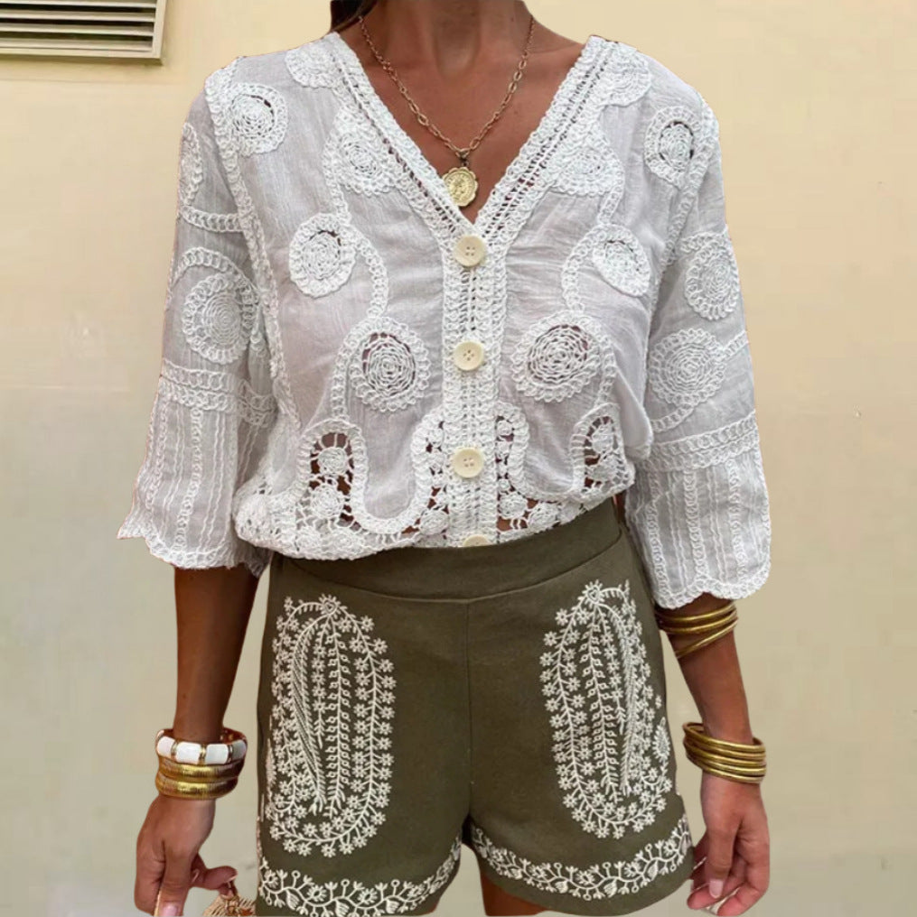 Michelle – Zoet V-hals Losvallende T-shirt met Knopen