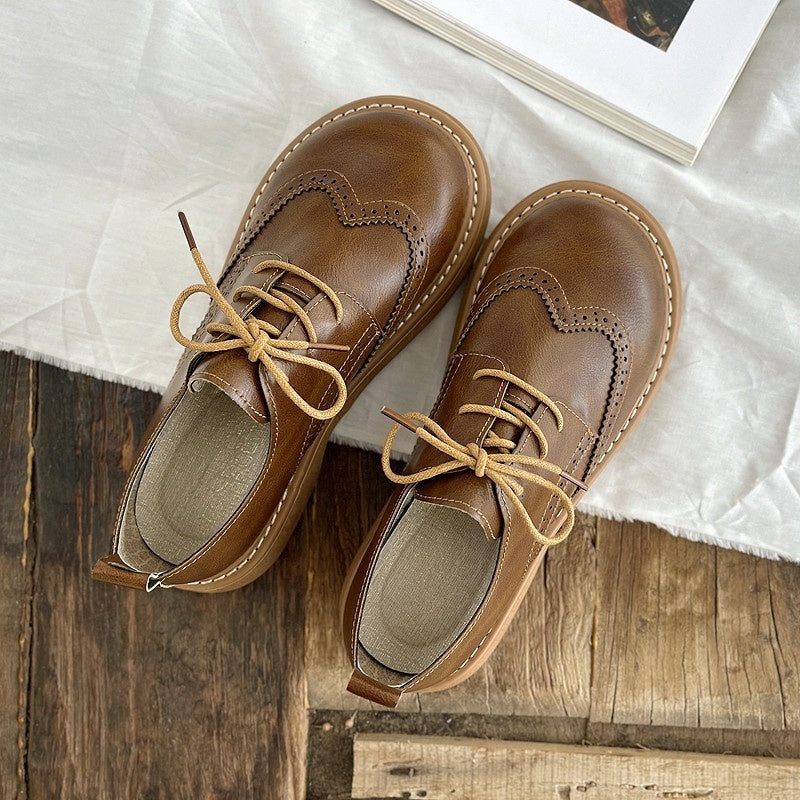 Abigail – Brogue Hollow Vegan Leren Veterschoenen met Retro Chunky Hak