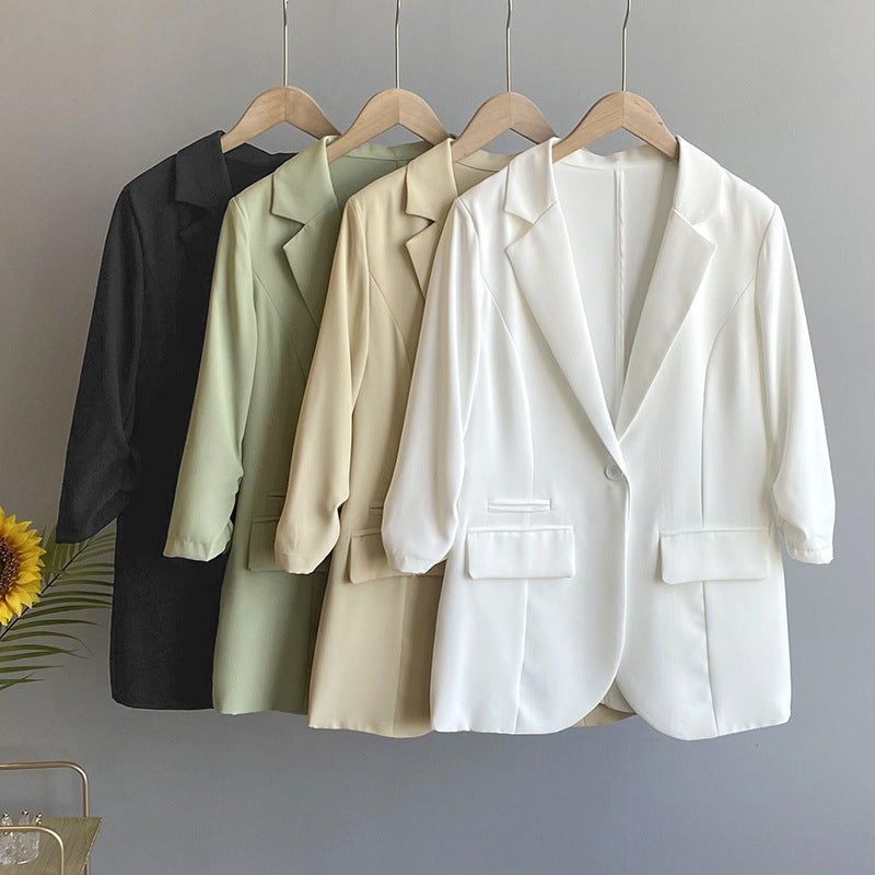 Gabrielle – Minimalistische Damesblazer met Effen Kleur en Revers