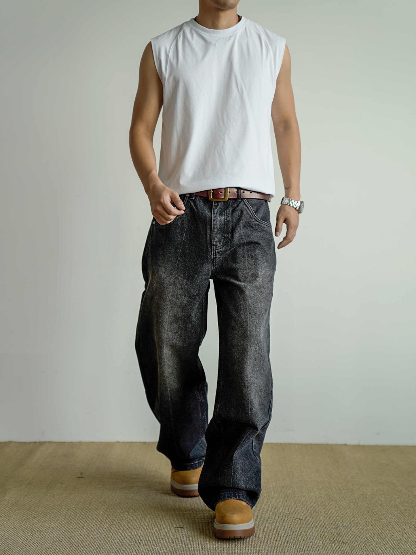 Gareth – Losvallende Rechte Zwarte Jeans met Versleten Look