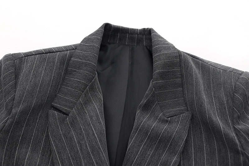 Elizabeth – Gestreept Blazer met Ketting Taille