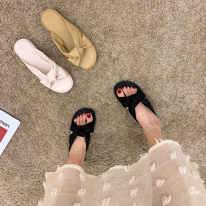Kathleen – Eenvoudige Zwarte Lage Hakken Zomerslippers met Zachte Zool