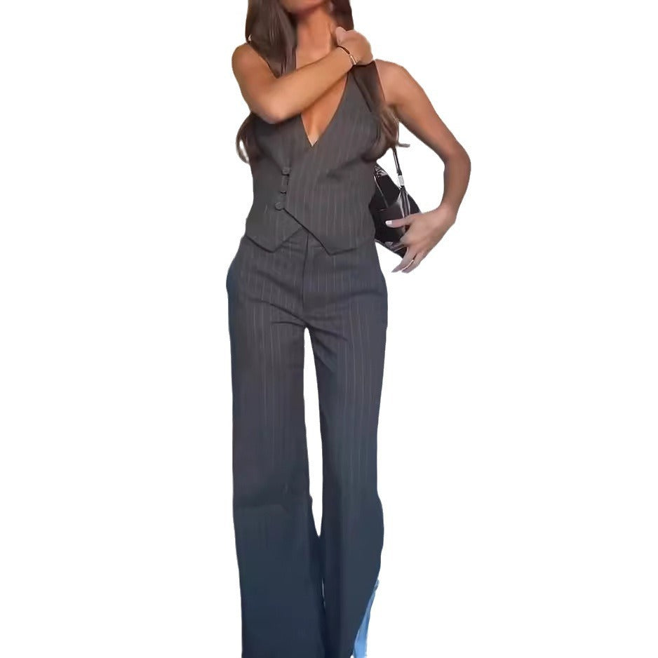 Marion – Mouwloos Top en Broek met Knoopdecoratie en Strepen