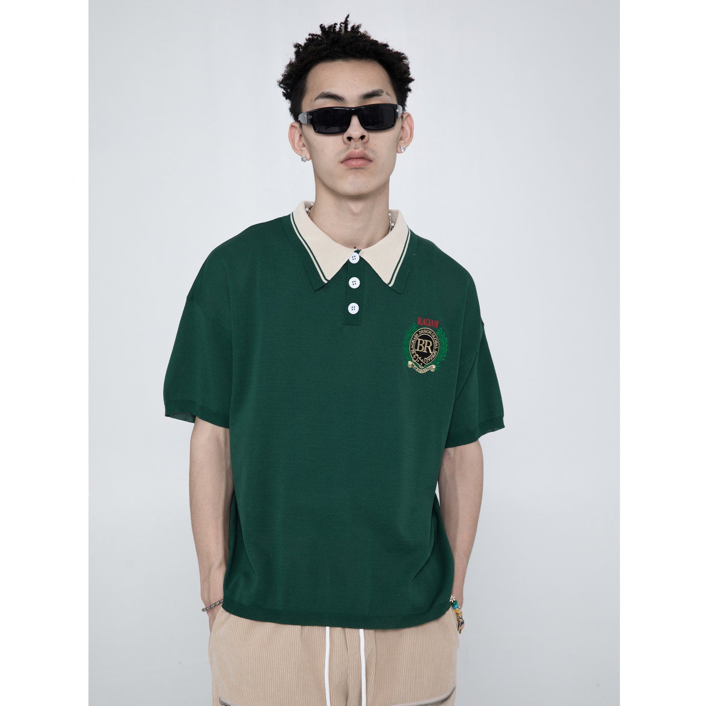 Judith – Vintage Poloshirt met Olijftak Borduurwerk