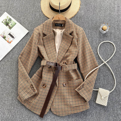 Claire – Dubbelknoop Blazer met Ruitpatroon van Polyester