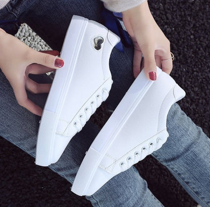 Lucy – Ademend Luchtig Hart Platte Sneakers voor Dames in Premium Vegan Leer