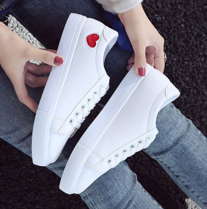 Lucy – Ademend Luchtig Hart Platte Sneakers voor Dames in Premium Vegan Leer