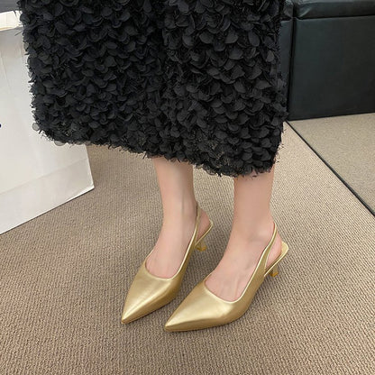 Natasha – Puntige Dameshakken met Elastische Mouw