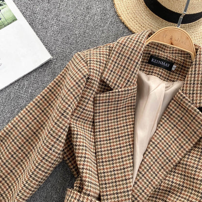 Claire – Dubbelknoop Blazer met Ruitpatroon van Polyester