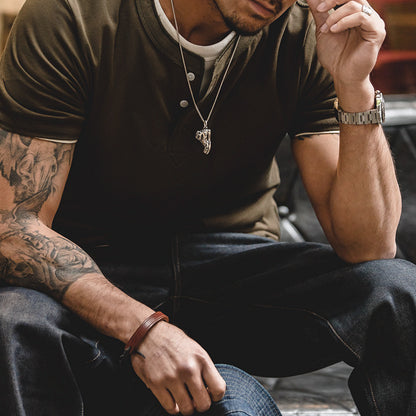 Kathryn – Micro-elastisch Tough Guy T-shirt in Legergroen