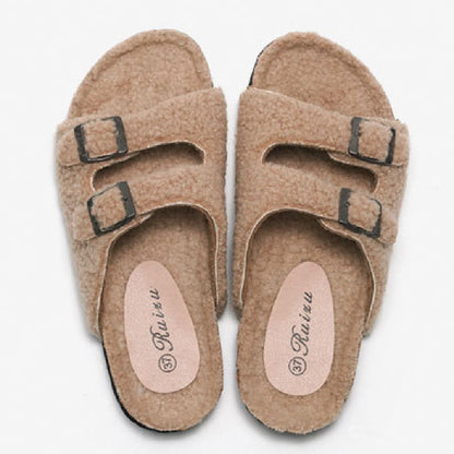 Jacqueline – Warme Strandslippers met Gesp