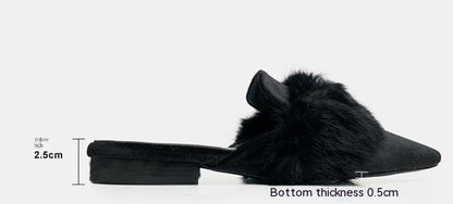Patricia – Gesloten Damesslippers met Puntige Bont